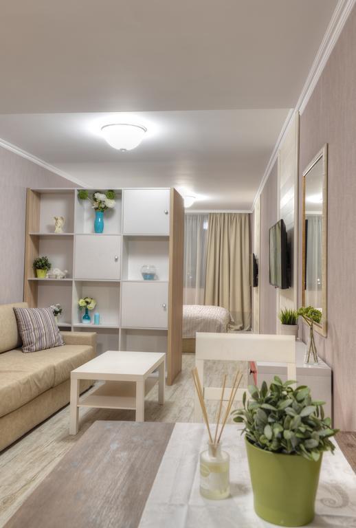 Divona Studio Roese Kamer foto
